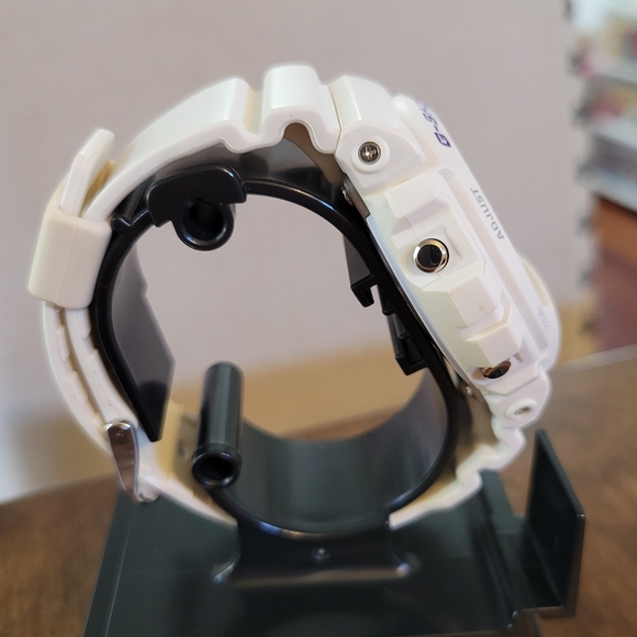 G-Shock Tough Solar Digital Watch - G-6900A-7 - Picture 4 of 7